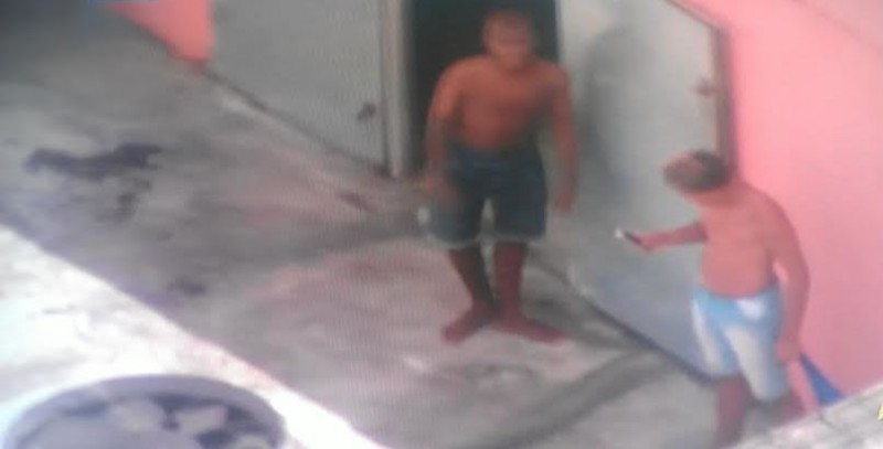 Homens tentam assaltar Insinuante da Paralela e são cercados pela polícia