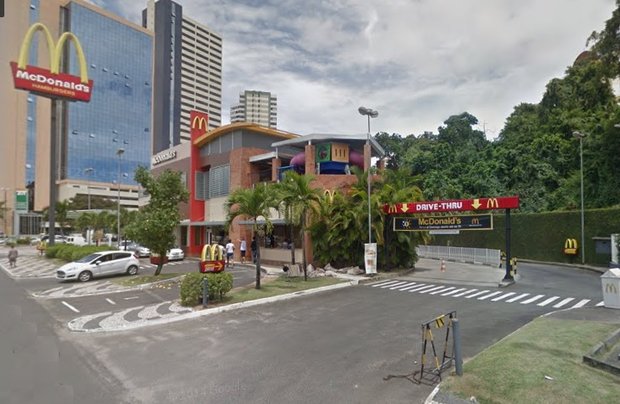 Criminosos assaltam MC Donald’s da Av. ACM