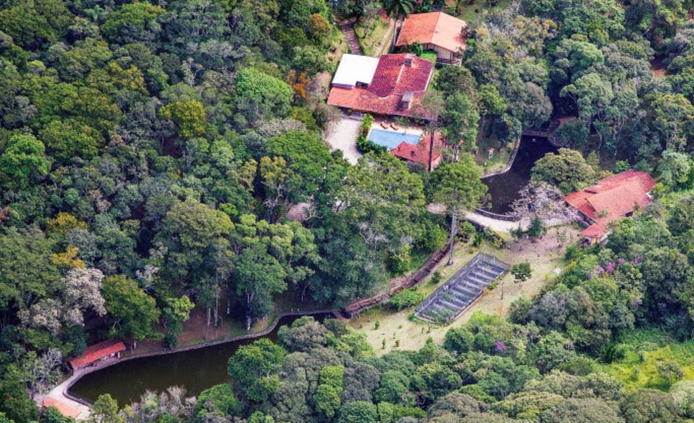 PF INVESTIGA SÍTIO DE LULA EM ATIBAIA REFORMADO DE GRAÇA PELA OAS