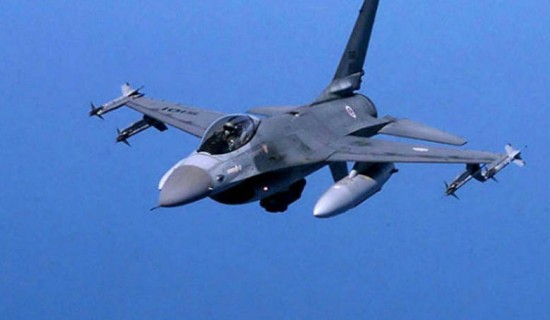 França e EUA atacam Estado Islâmico e destroem posto de comando terrorista