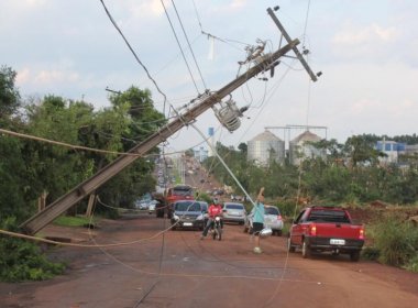 Tornado atinge cidade no Paraná e destrói 1,5 mil casas; assista vídeo