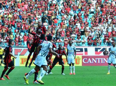 Vitória goleia e confirma o acesso à Série A