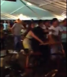 Vídeo: briga generalizada no bar do Zurca no Imbuí