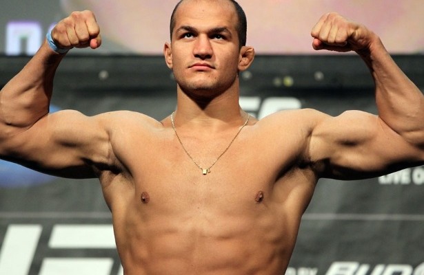 UFC: Júnior Cigano encara gigante holandês