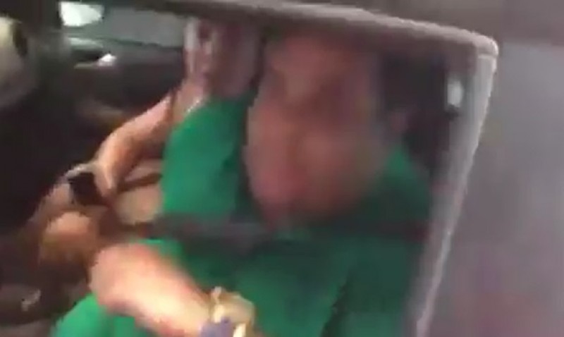 Vídeo: homem flagra esposa com melhor amigo no motel