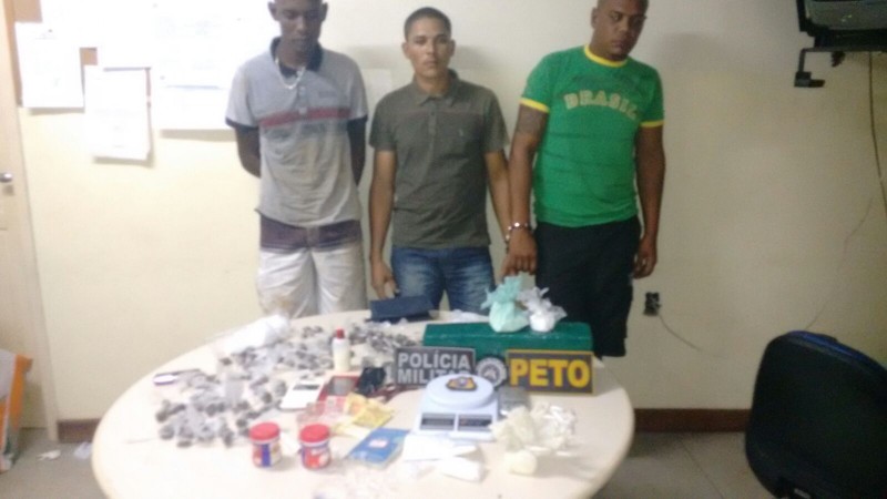 Homens são presos em São Sebastião do Passé acusados de tráfico de drogas