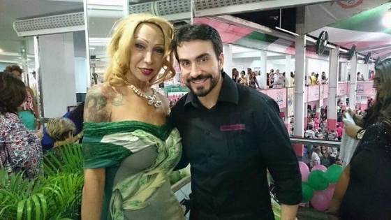 Padre Fábio de Melo fala sobre foto com travesti