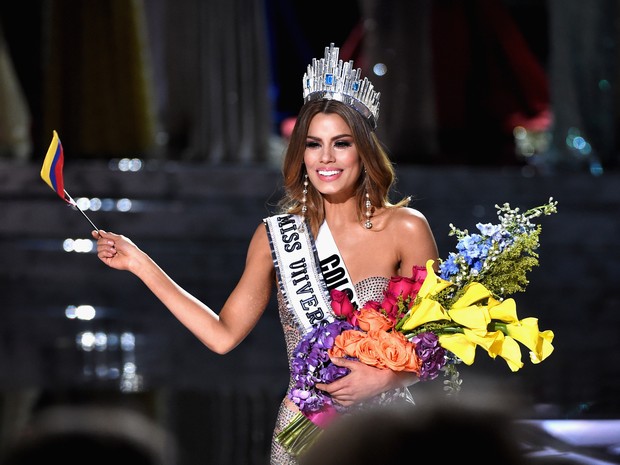 Apresentador do Miss Universo anuncia vencedora errada e cria constrangimento; veja