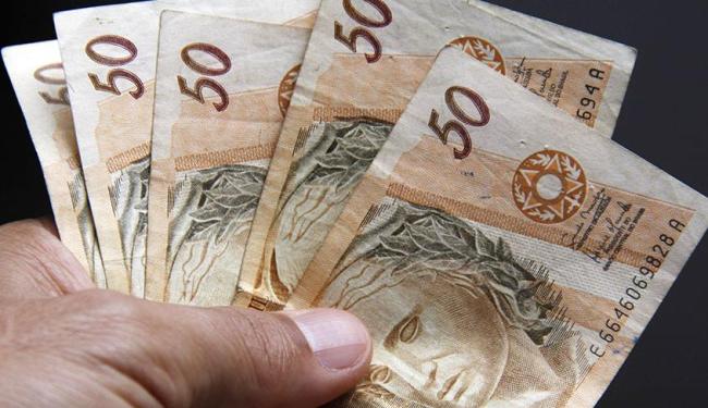 Salário mínimo será de R$ 880 a partir de 1º de janeiro