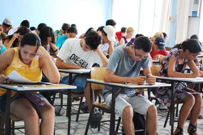 Concursos para vagas no IBGE e no INSS abrem inscrições hoje