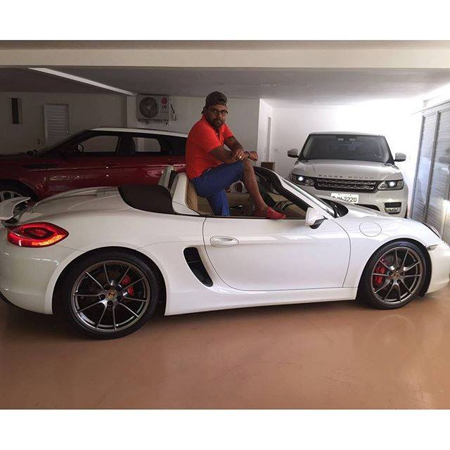 Pablo ostenta carrões em rede social: “fruto do meu trabalho”