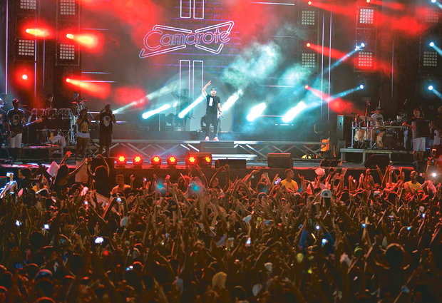 Réveillon de cinco dias no Comércio se torna prévia do Carnaval