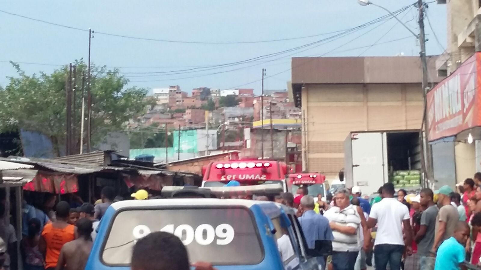 Mulher é assassinada na Central de Abastecimento de Candeias