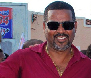 Ex-esposa e irmã de Robson Portugal recebem mais de R$ 20 mil da Câmara