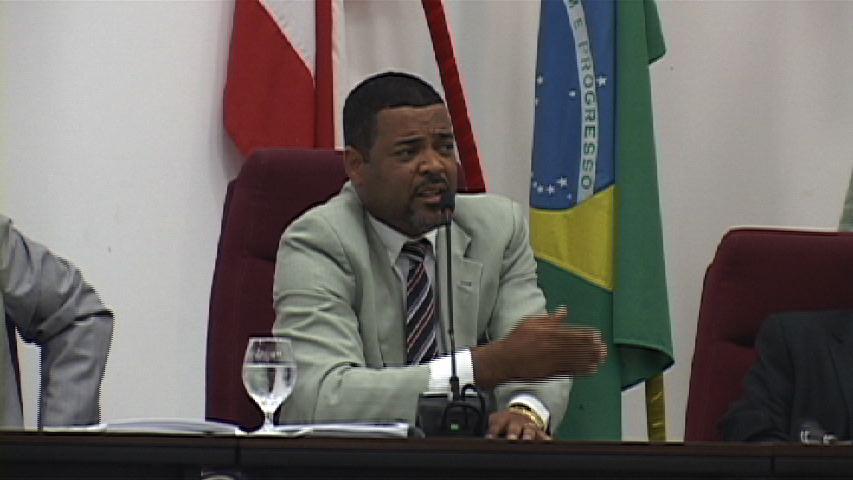 Robson Portugal exonera sua ex-esposa e irmã