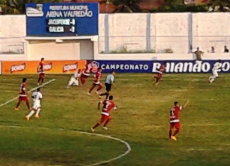 Jacobina e Galícia vencem pelo Baianão neste domingo