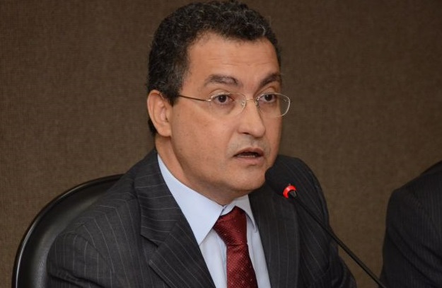 Rui Costa patrocinou o Carnaval da Mangueira, no Rio