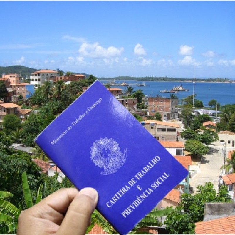 Servidores públicos de Madre de Deus fazem manifestação por reajuste salarial