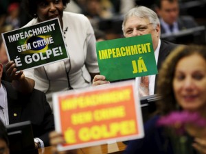 Comissão da Câmara aprova processo de impeachment