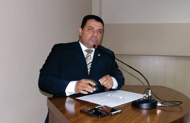 Candeias: Vereador Fernando Calmon é o novo líder do governo