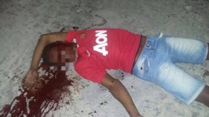Jovem é assassinado a tiros no Centro de Candeias