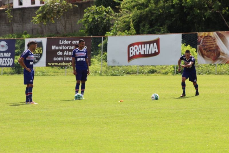 Bahia encara o Paraná fora de casa de olho no G4