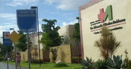 Madre de Deus: Após ser baleado, ambulância que transportava vítima sofre acidente