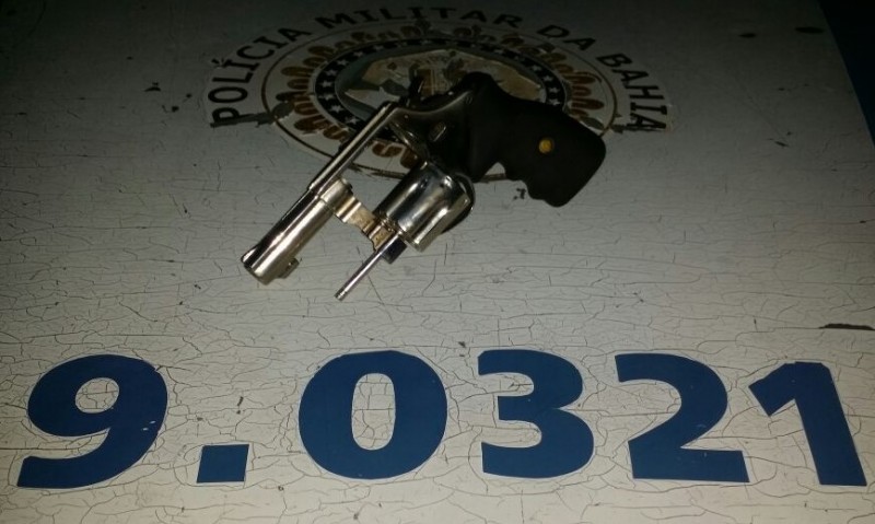 Motorista é preso em Cajazeiras após ameaçar motociclista com arma de fogo