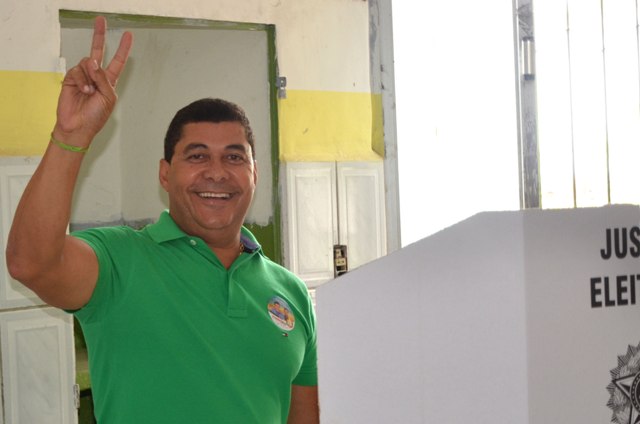 Mais uma vez um Juiz de primeira instância absolve um prefeito de Candeias