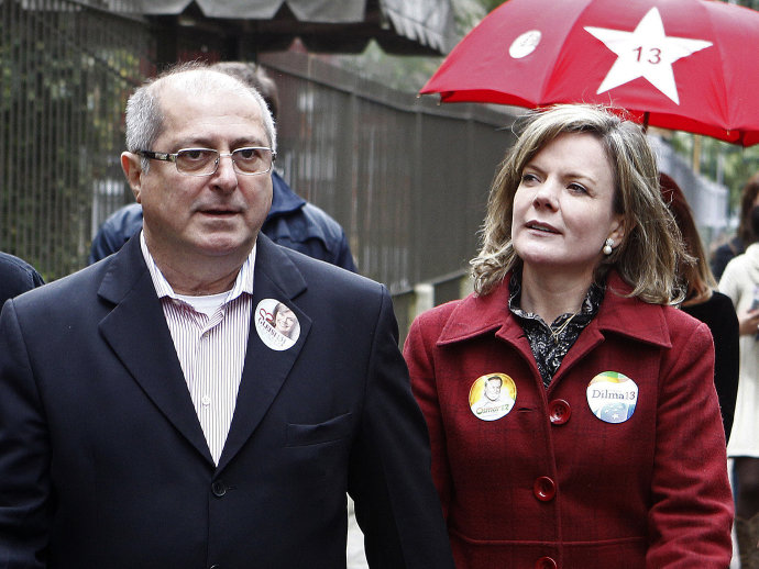 Gleisi (PT) diz que prisão do marido é ‘tortura da era moderna’