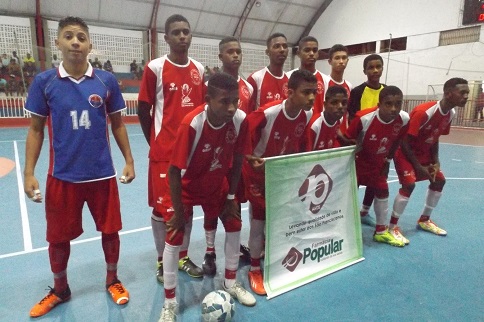 Deu Santa Cruz na grande final do Campeonato Municipal de Futsal 2016