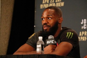 Jon Jones é pego em exame antidoping e está fora do UFC 200