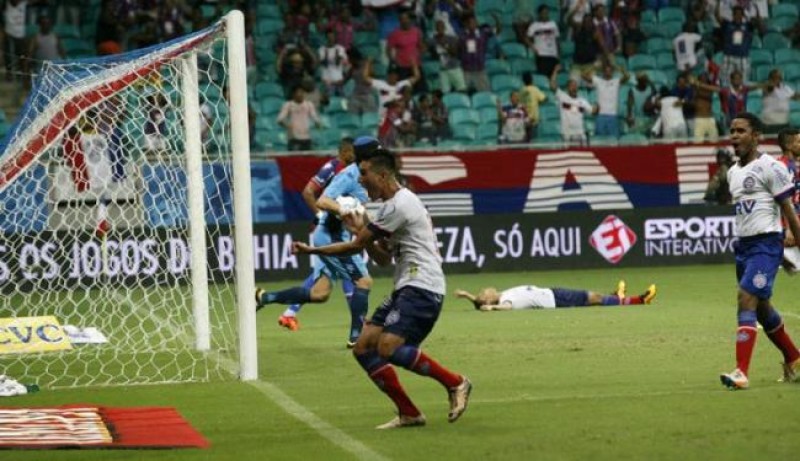 Bahia vence o Paraná e fica a três pontos do G-4