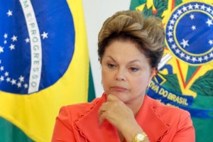 CUT avisa ao PT que não tem dinheiro para levar militantes para apoiarem Dilma