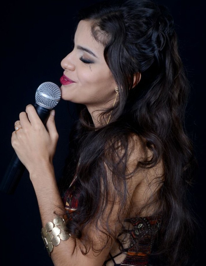 Candeias: Videoclipe de Fernanda Vieira é sucesso nas redes sociais