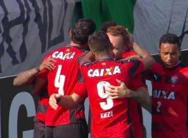 Vitória goleia o Chapecoense fora de casa