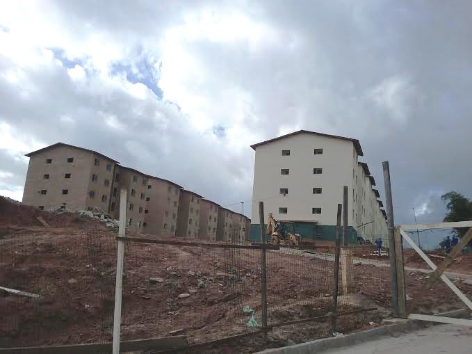 Candeias: Movimento do Sem-Teto ocupam apartamentos do Minha Casa, Minha Vida na Areia