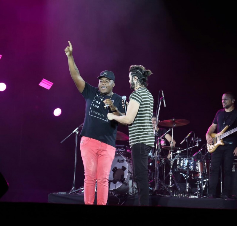 Vídeo: Luan e Escandurras cantam Me Libera Nega e público vai à loucura