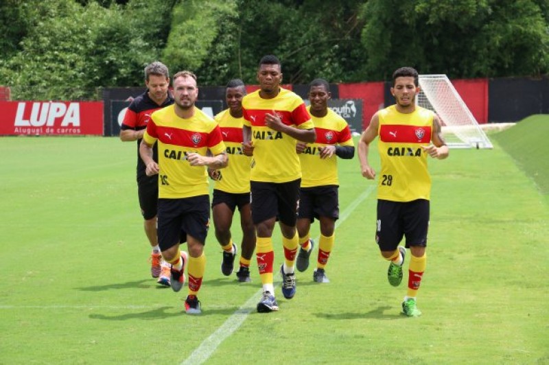Sem Marinho, Vitória se reapresenta de olho no jogo contra o Palmeiras