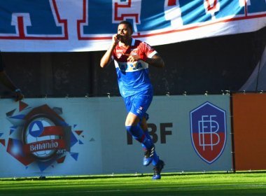 Em tarde de homenagens aos campeões de 1988, Bahia bate Juazeirense em Pituaçu