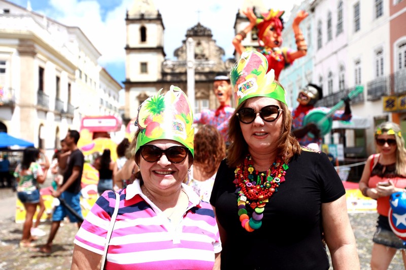 Pelourinho é ocupado por turistas e famílias ao longo do dia