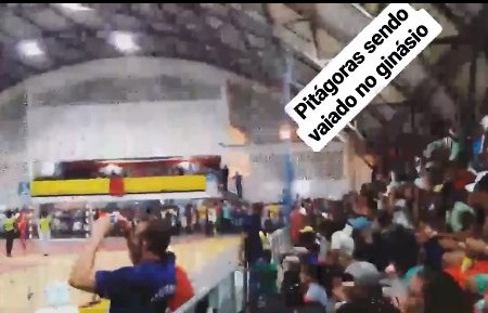 Prefeito de Candeias Dr. Pitágoras é vaiado em ginásio de esporte