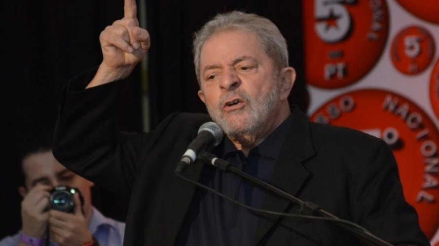 Lula afirma que Dilma errou e traiu os eleitores