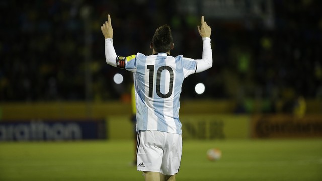 Messi marca 3 e garante Argentina na Copa