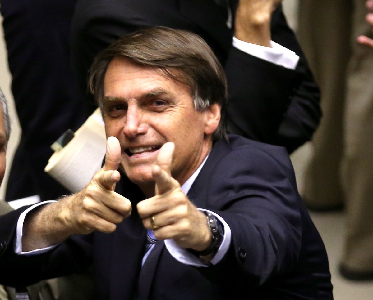 Bolsonaro quer garantir posse de arma por decreto