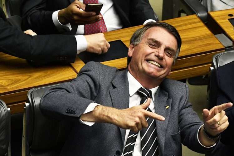 Publicidade oficial da Globo despenca de R$ 400 mi para R$ 170 mi no governo Bolsonaro