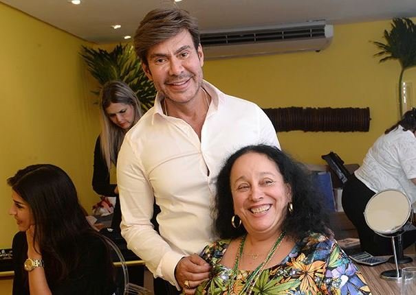 Faroeste: PF cumpre mandados no apartamento do joalheiro Carlos Rodeiro