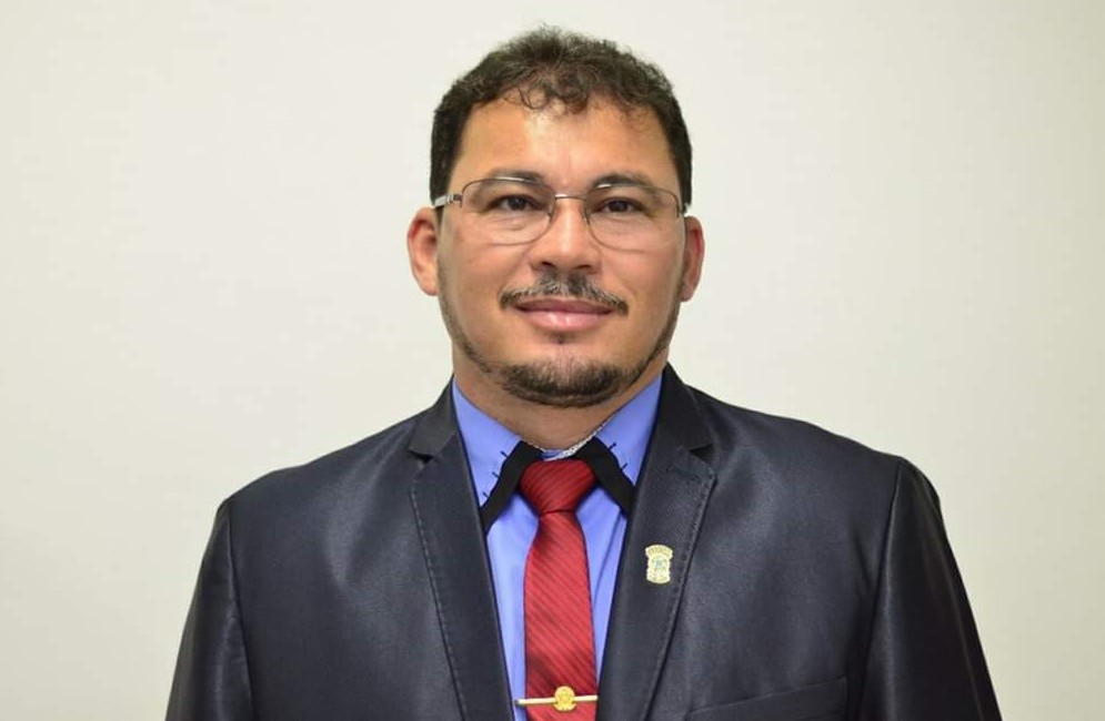 SFC: Vereador Joinha rompe com Evandro e será candidato a vice na chapa de Ralison Valentin.