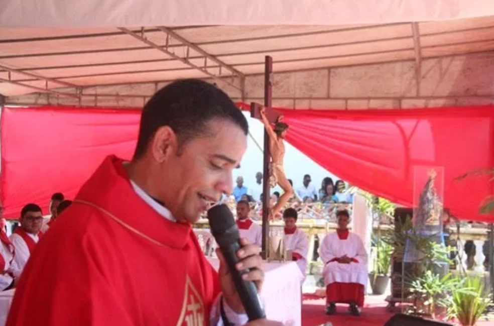 Pároco de Candeias fala sobre decreto e manda recado aos fiéis