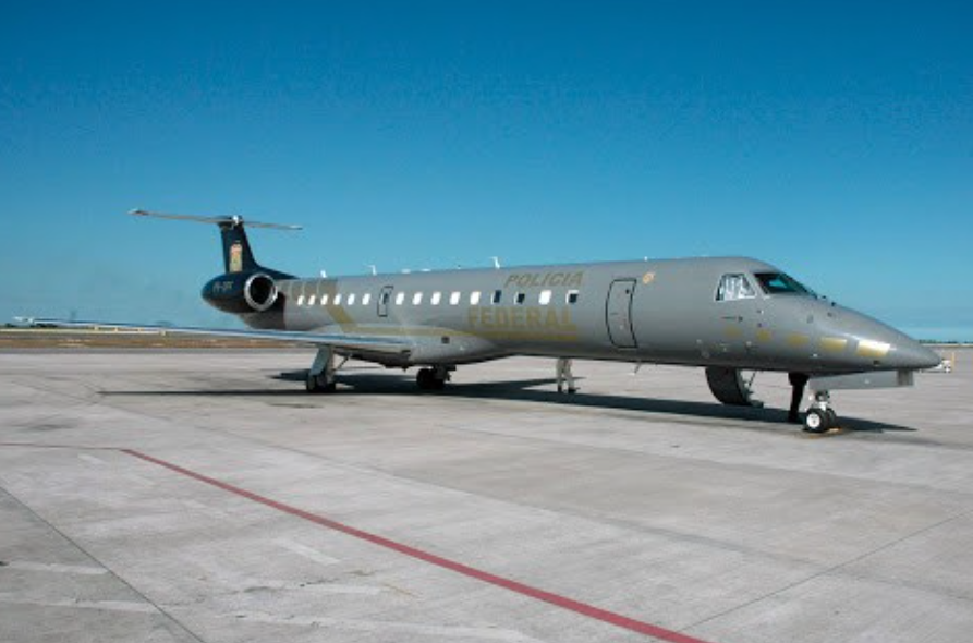 Avião da PF aterrissou em Salvador nesta sexta (18) deixando políticos preocupados